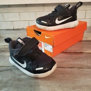 Nike Flex size 6 toddler